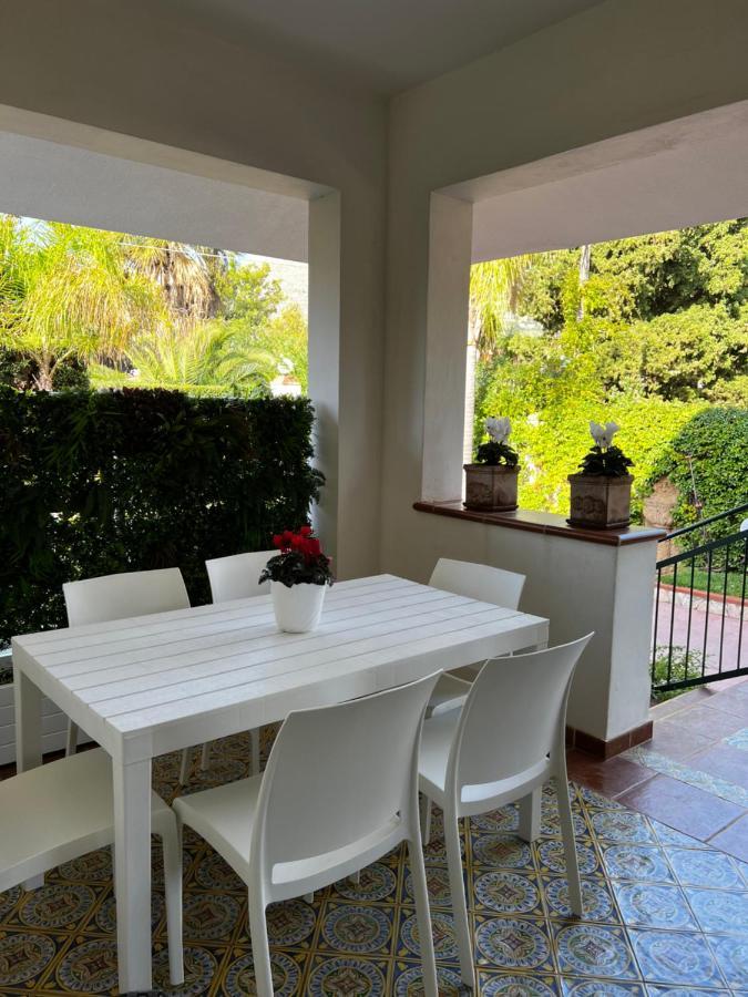 Villa Fugari Mondello ปาแลร์โม ภายนอก รูปภาพ