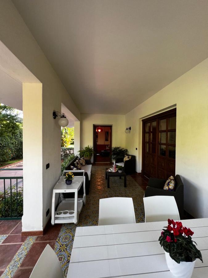 Villa Fugari Mondello ปาแลร์โม ภายนอก รูปภาพ